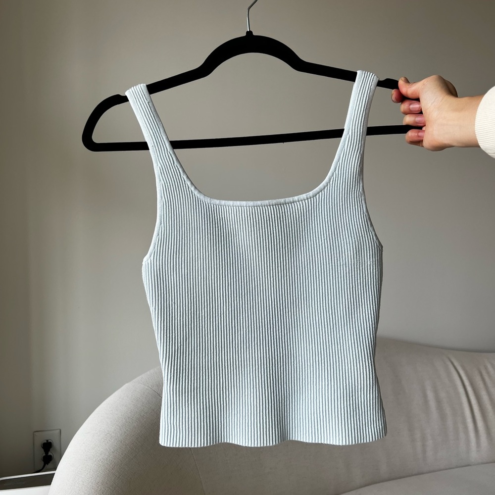 Aritzia Babaton Sculpt Knit Babaton Tank - Size S - Light Blue